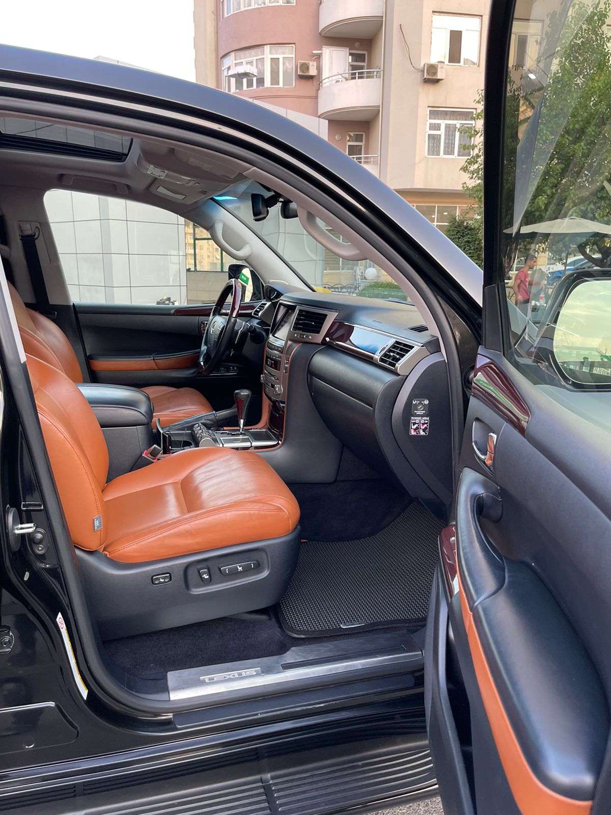 Lexus LX 570, 2012 il, 5.7 L, 128 000 km
