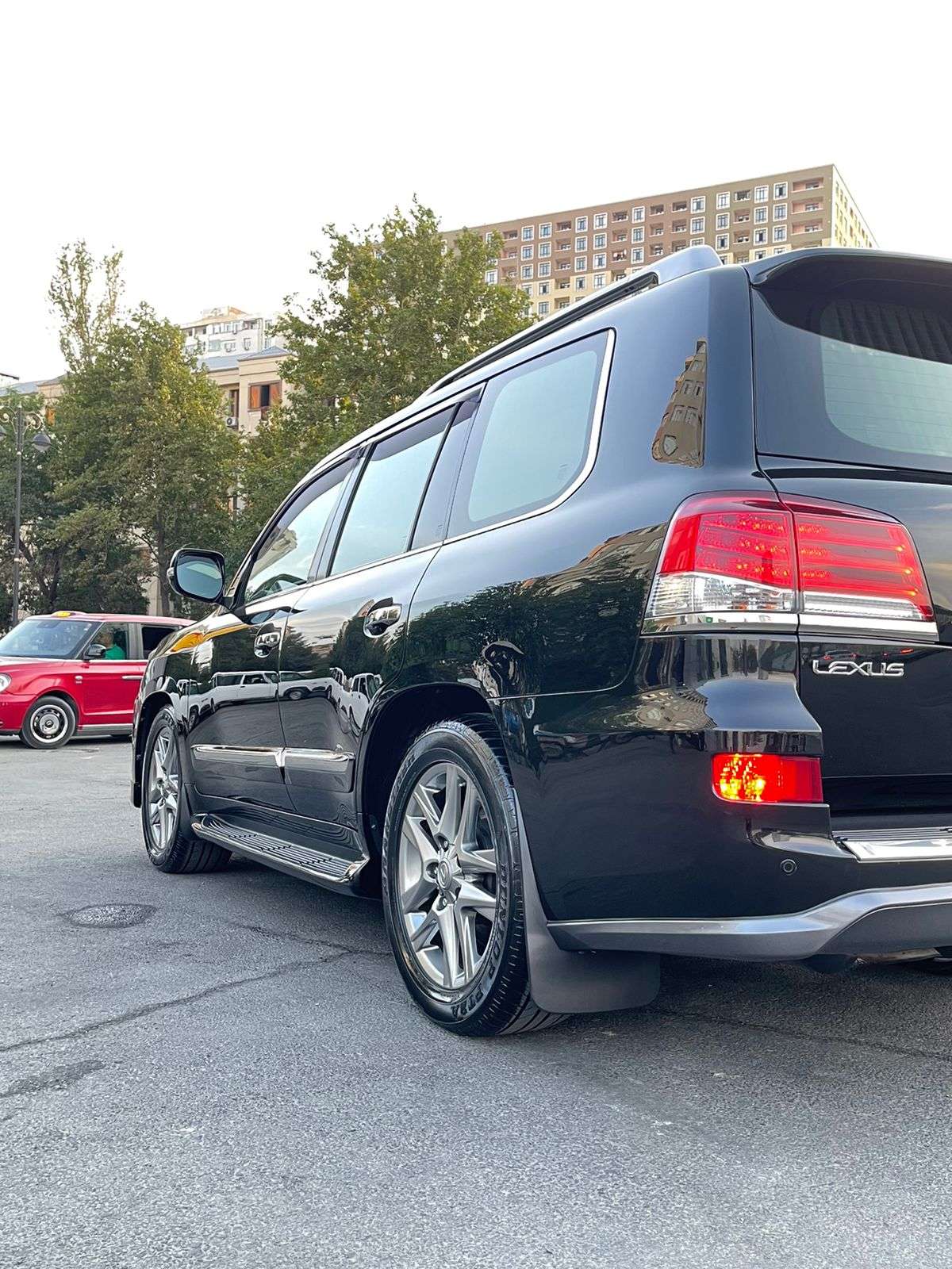 Lexus LX 570, 2012 il, 5.7 L, 128 000 km
