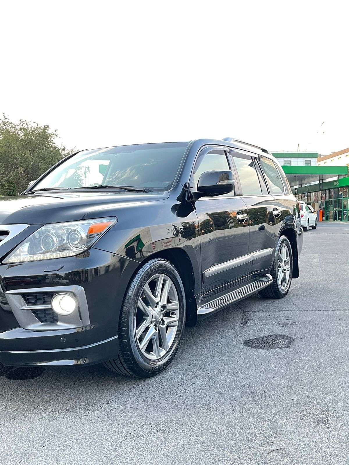Lexus LX 570, 2012 il, 5.7 L, 128 000 km