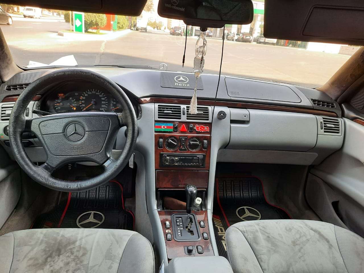Mercedes E 230, 1996 il, 2.3 L, 380 000 km