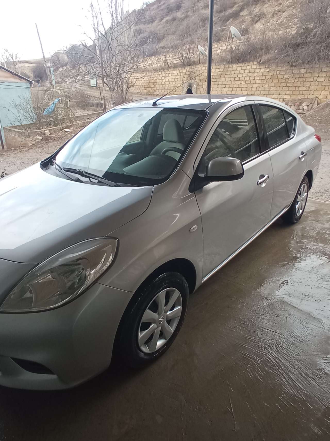Nissan Sunny, 2012 il, 0.15 L, 160 000 km