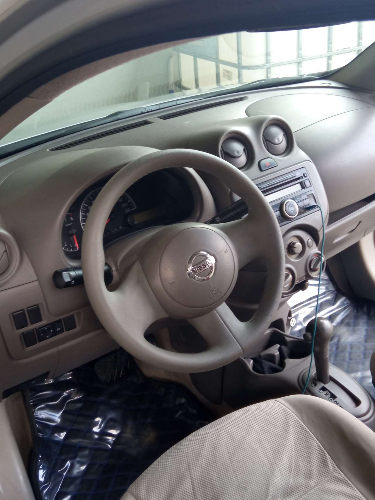 Nissan Sunny, 2012 il, 0.15 L, 160 000 km