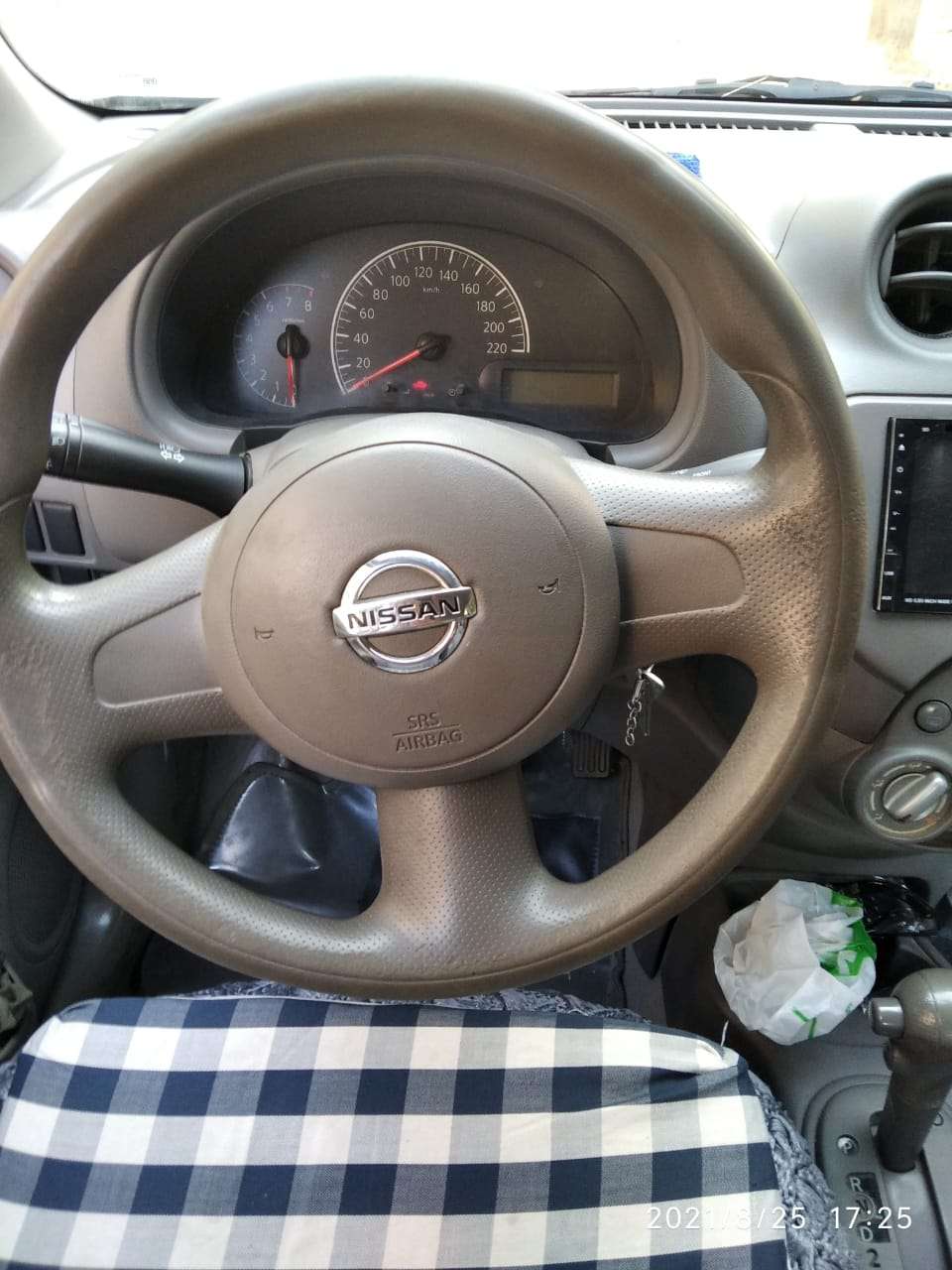 Nissan Sunny, 2013 il, 1.5 L, 216 000 km