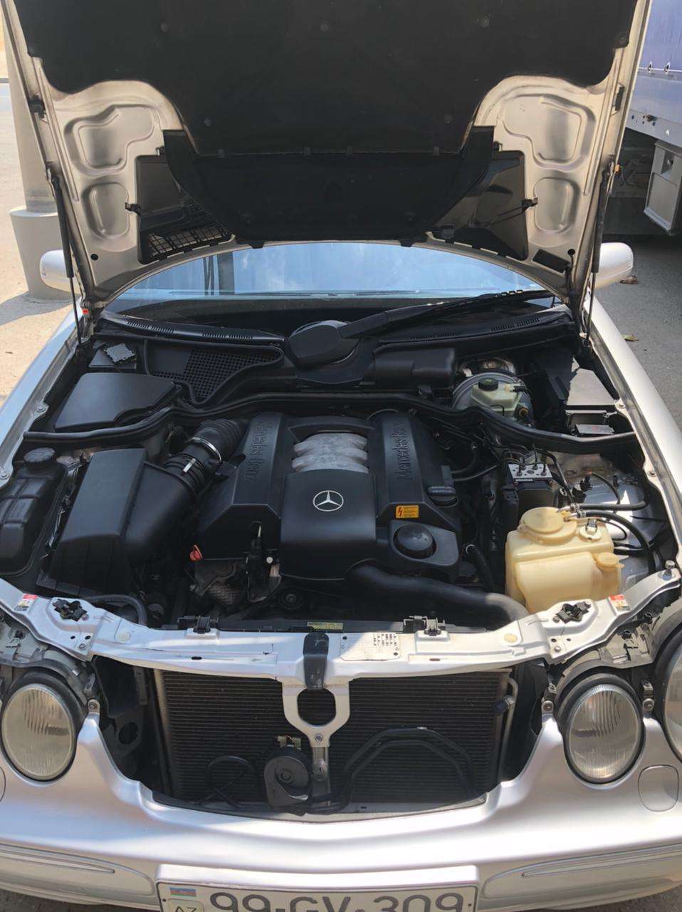 Mercedes E 320, 2000 il, 3.2 L, 327 125 km