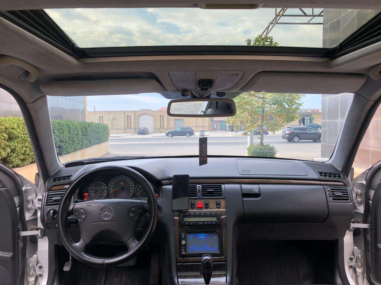 Mercedes E 320, 2000 il, 3.2 L, 327 125 km
