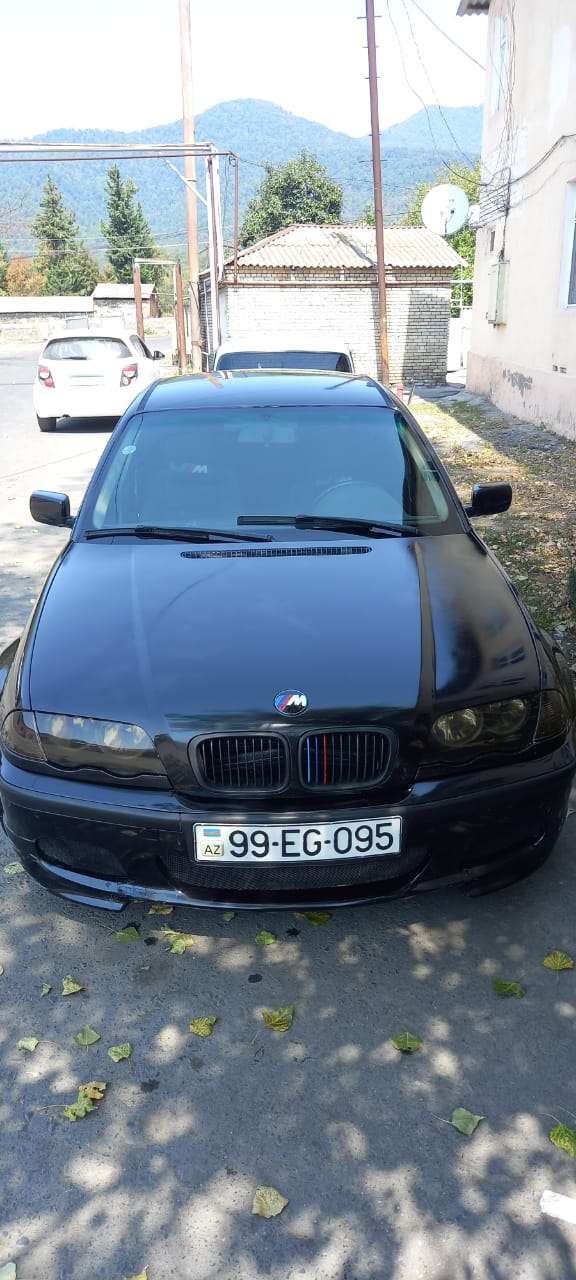 BMW 320, 1998 il, 2.0 L, 323 000 km