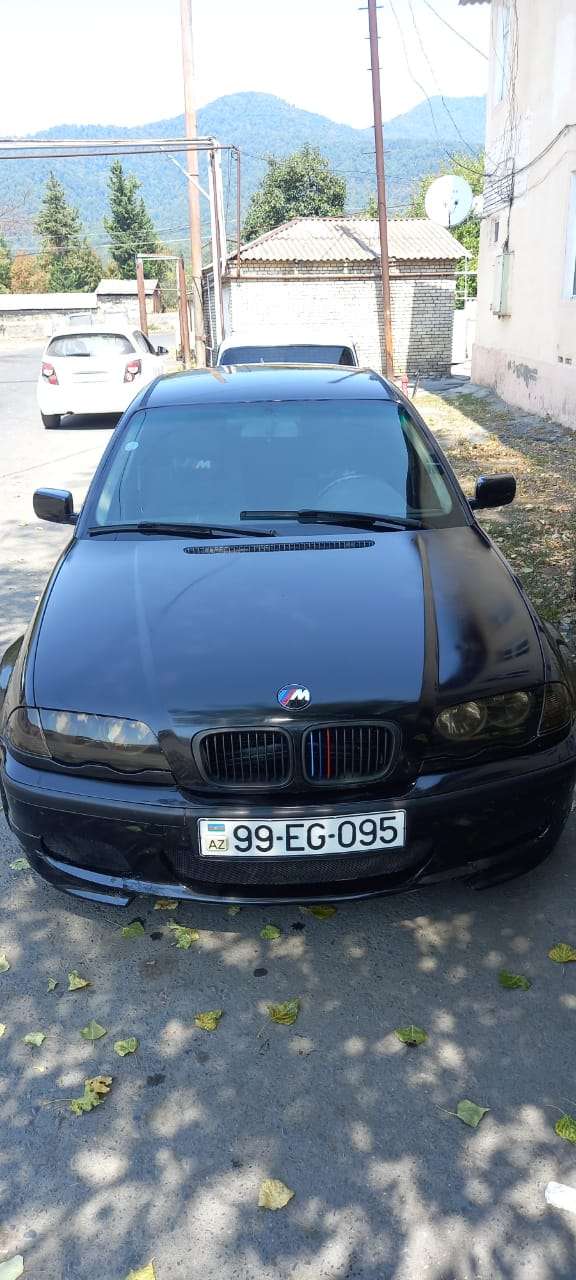 BMW 320, 1998 il, 2.0 L, 323 000 km
