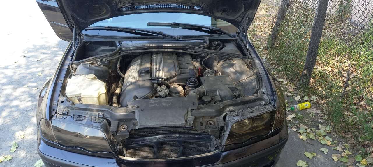 BMW 320, 1998 il, 2.0 L, 323 000 km