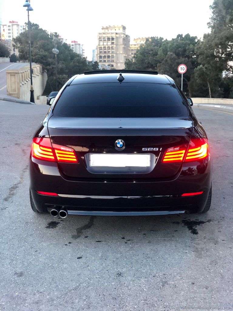 BMW 528, 2013 il, 2.0 L, 205 000 km