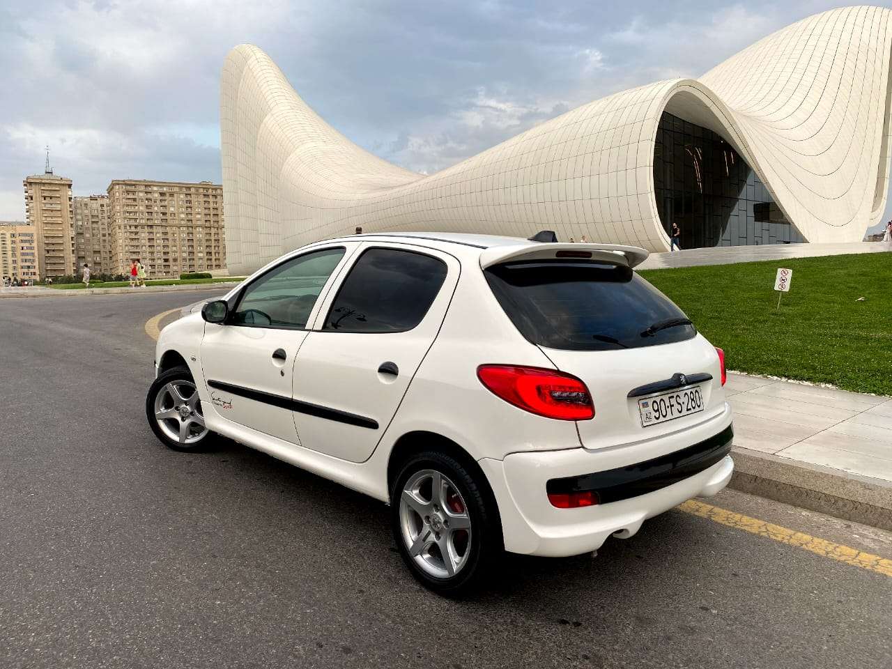 Peugeot 206, 2004 il, 1.4 L, 409 091 km