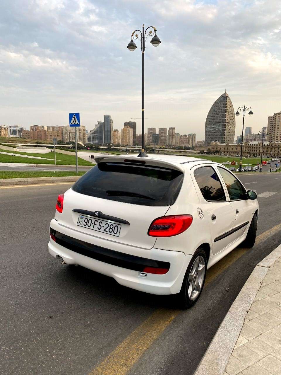 Peugeot 206, 2004 il, 1.4 L, 409 091 km