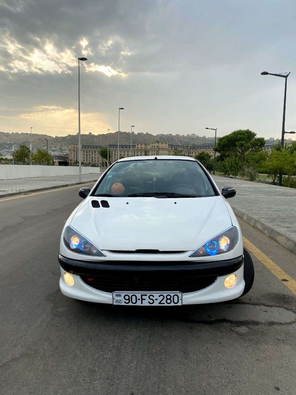 Peugeot 206, 2004 il, 1.4 L, 409 091 km