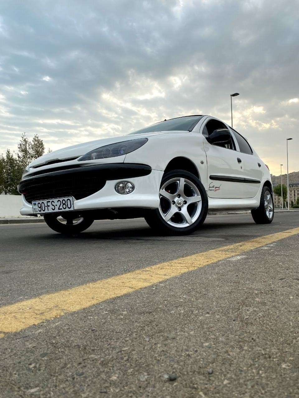 Peugeot 206, 2004 il, 1.4 L, 409 091 km