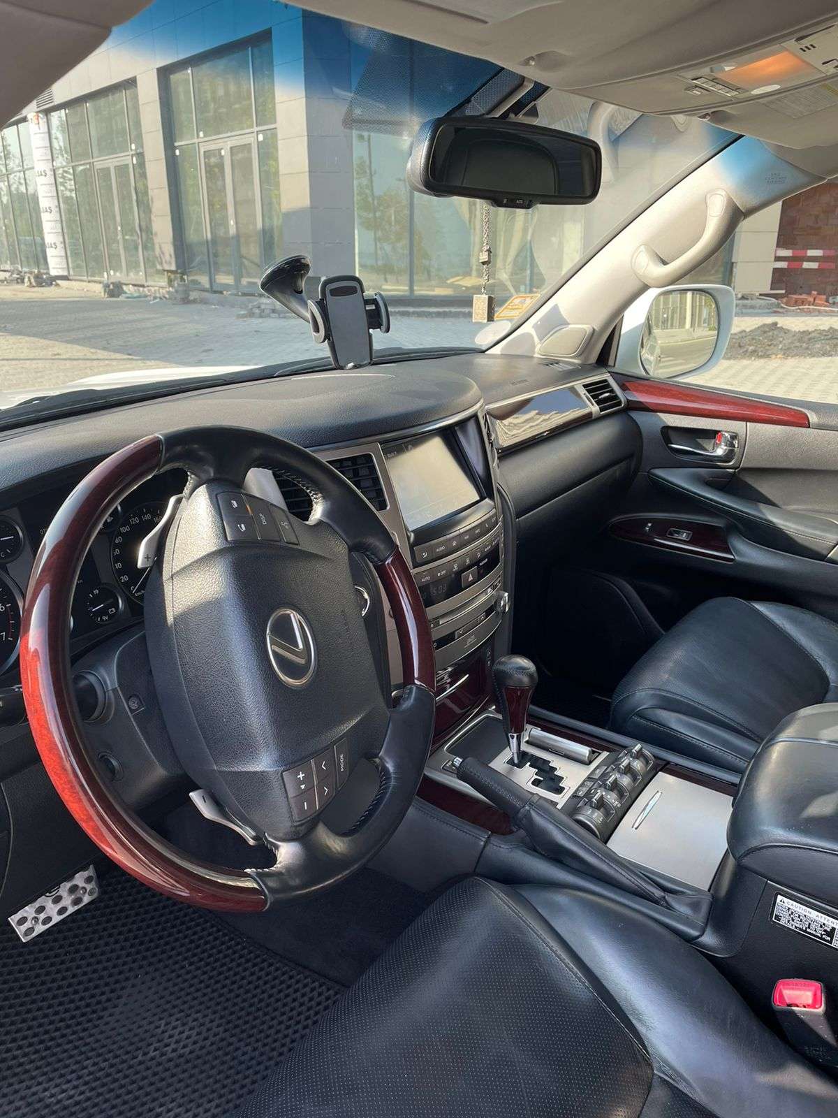 Lexus LX 570, 2012 il, 5.7 L, 136 000 km