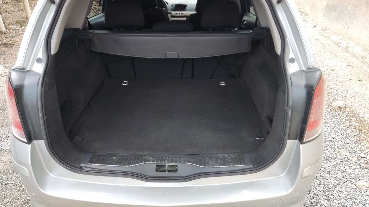 Opel Astra, 2008 il, 1.3 L, 283 000 km