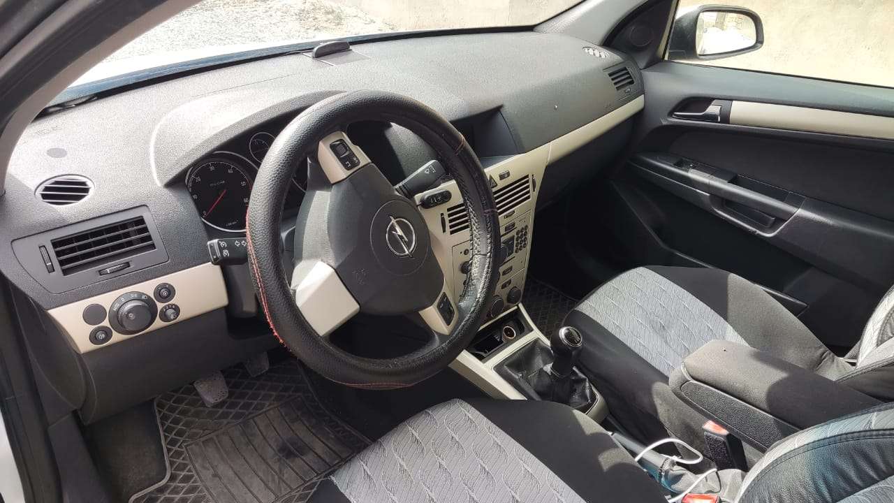 Opel Astra, 2008 il, 1.3 L, 283 000 km