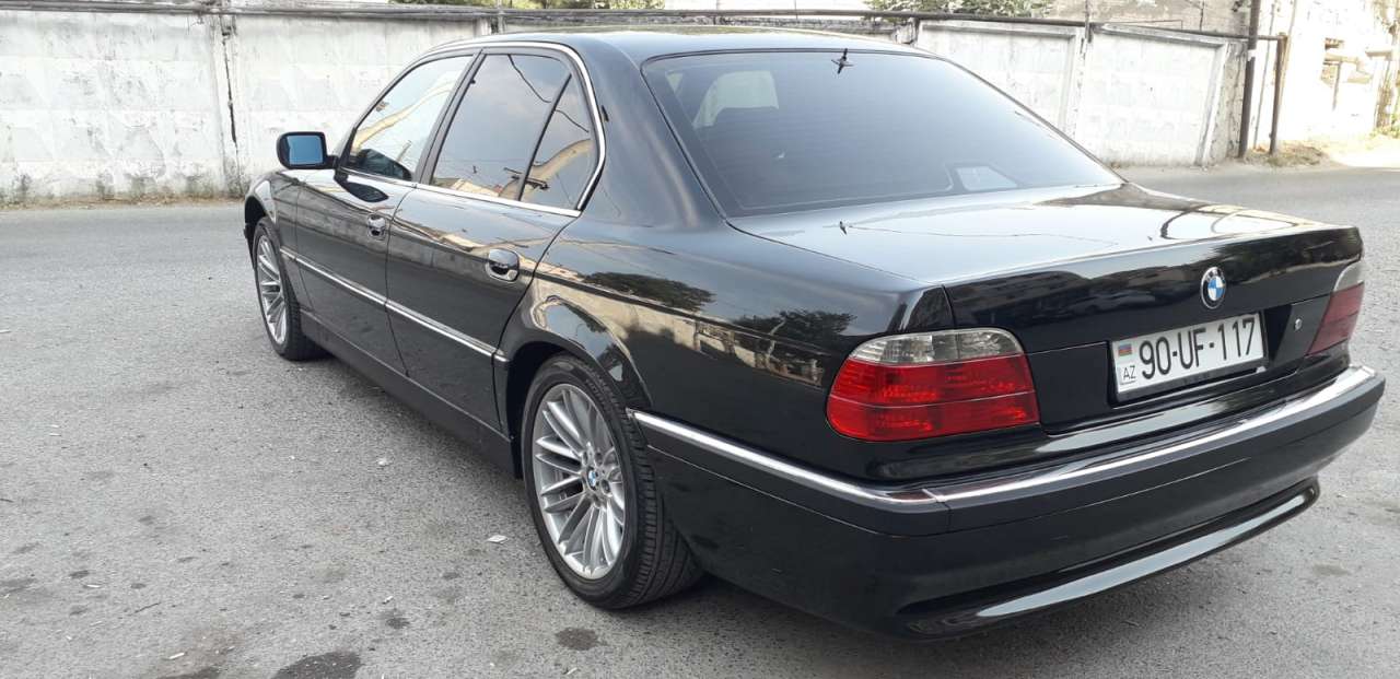 BMW 728, 1998 il, 2.8 L, 100 000 km