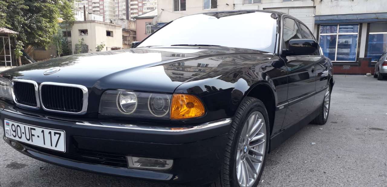 BMW 728, 1998 il, 2.8 L, 100 000 km