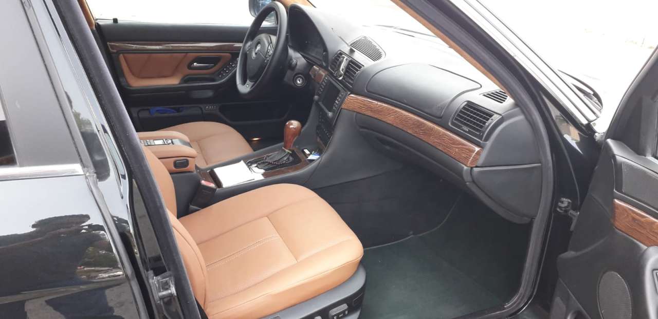 BMW 728, 1998 il, 2.8 L, 100 000 km