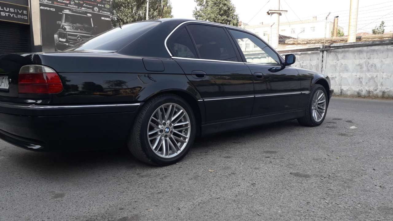 BMW 728, 1998 il, 2.8 L, 100 000 km