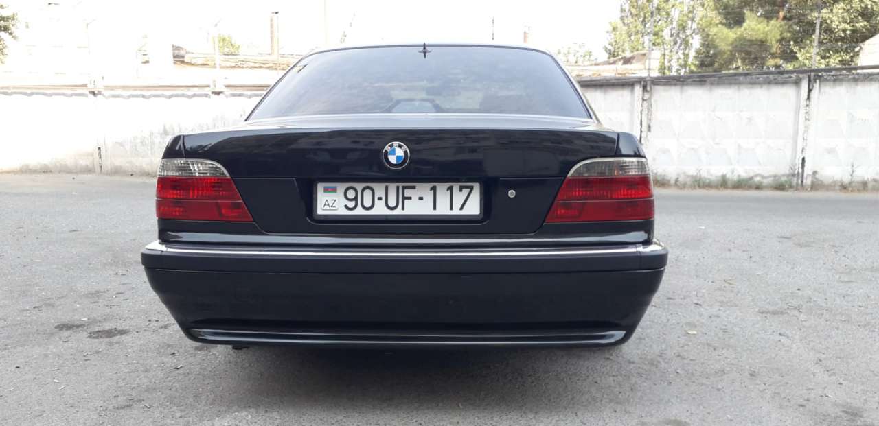 BMW 728, 1998 il, 2.8 L, 100 000 km