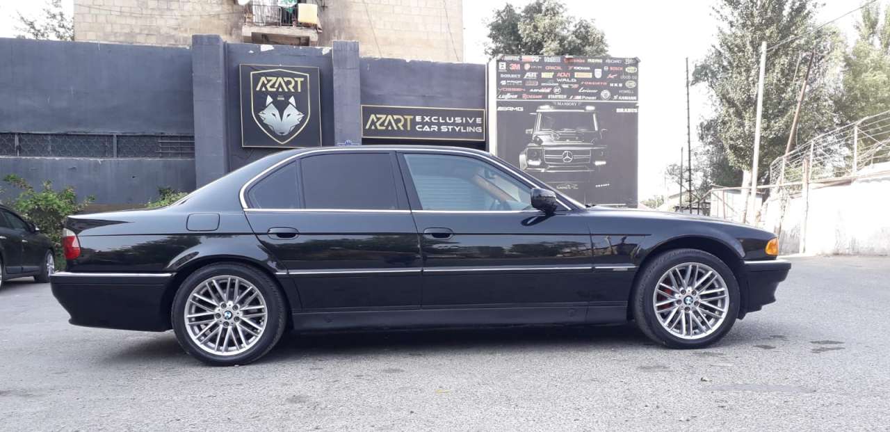 BMW 728, 1998 il, 2.8 L, 100 000 km