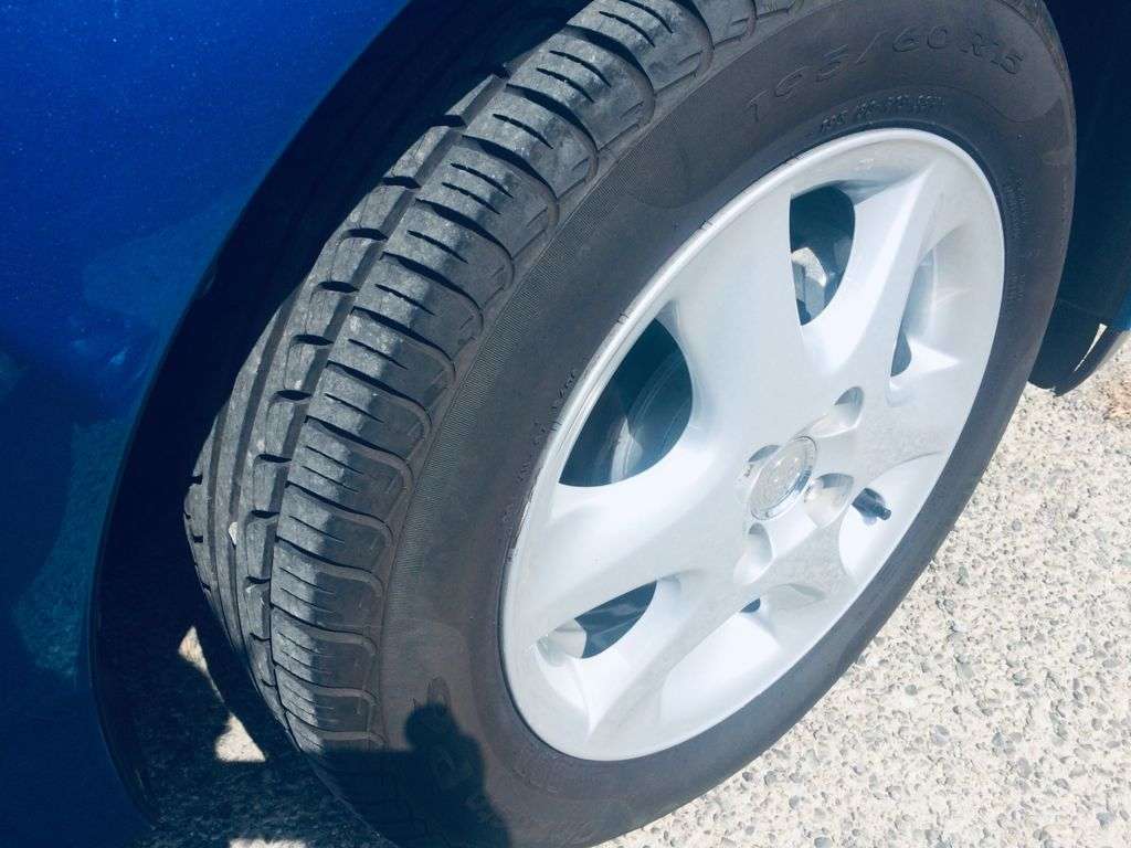 Toyota Corolla, 2006 il, 1.4 L, 140 000 km