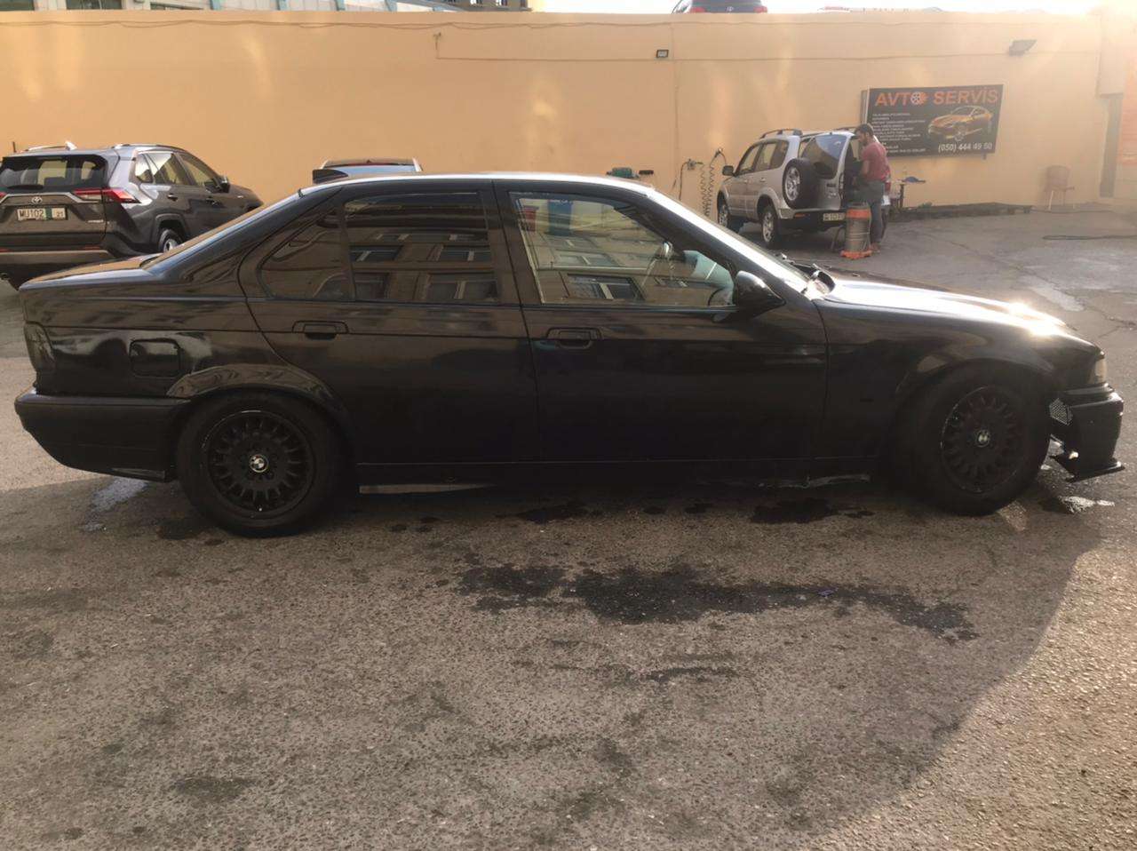 BMW 318, 1997 il, 1.8 L, 455 000 km