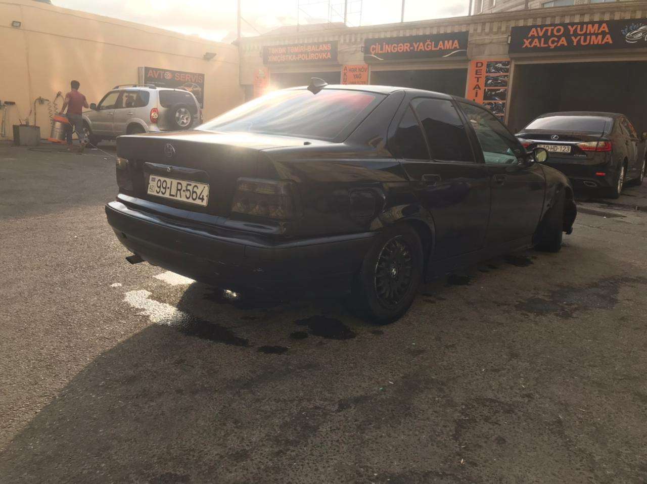 BMW 318, 1997 il, 1.8 L, 455 000 km