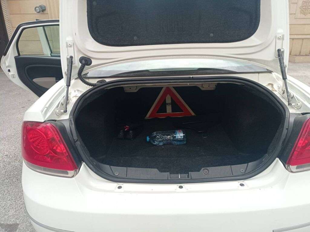 Fiat Linea, 2008 il, 1.4 L, 180 000 km