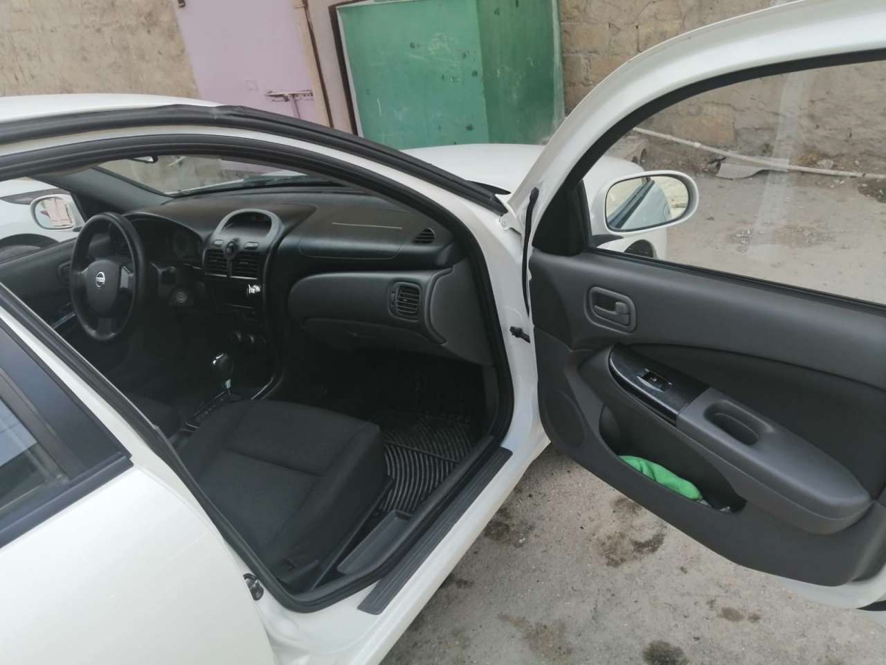 Nissan Sunny, 2008 il, 1.6 L, 259 000 km