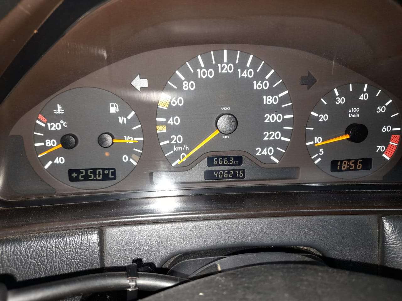 Mercedes E 200, 1998 il, 2.0 L, 250 000 km