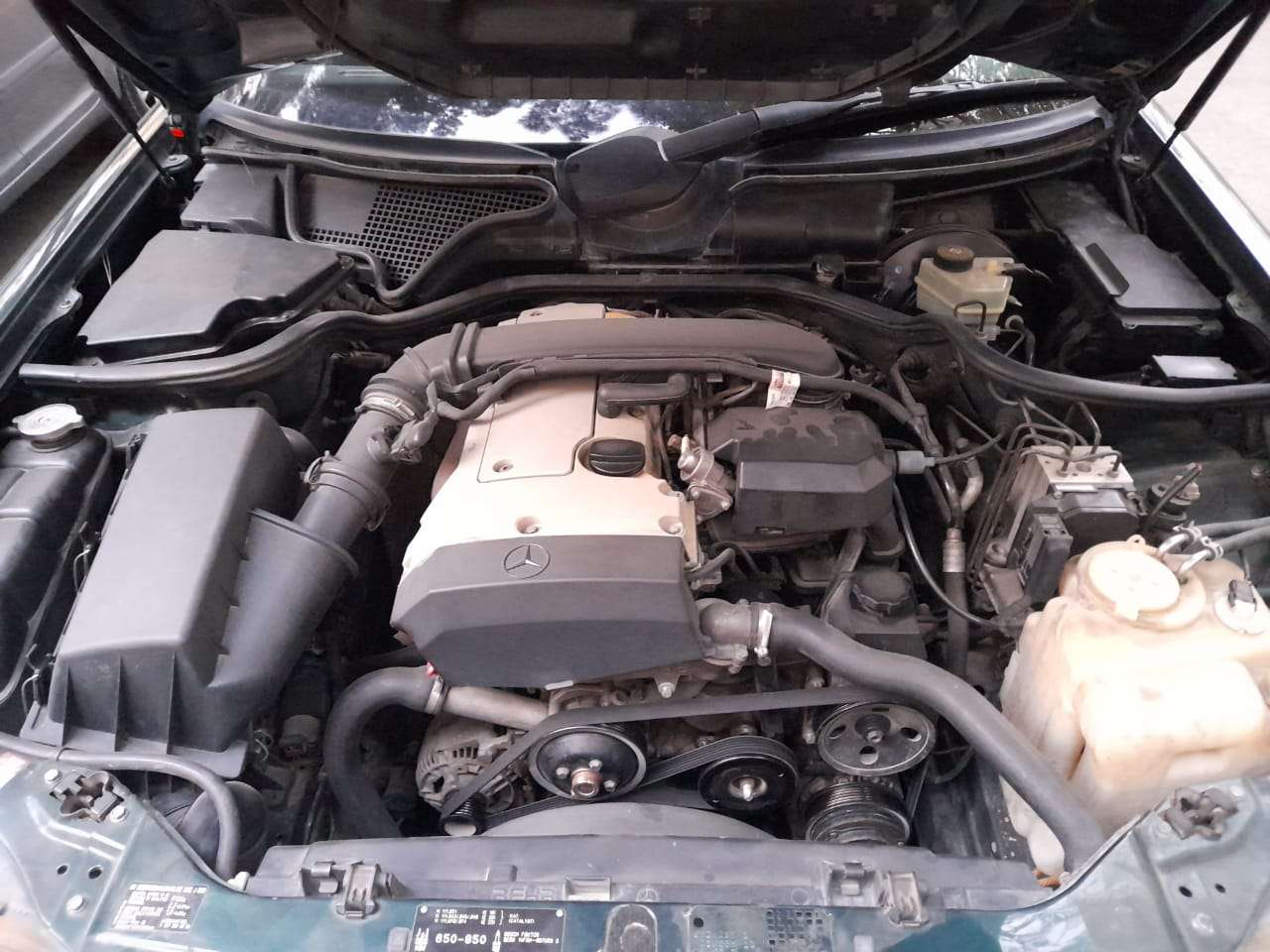 Mercedes E 200, 1998 il, 2.0 L, 250 000 km