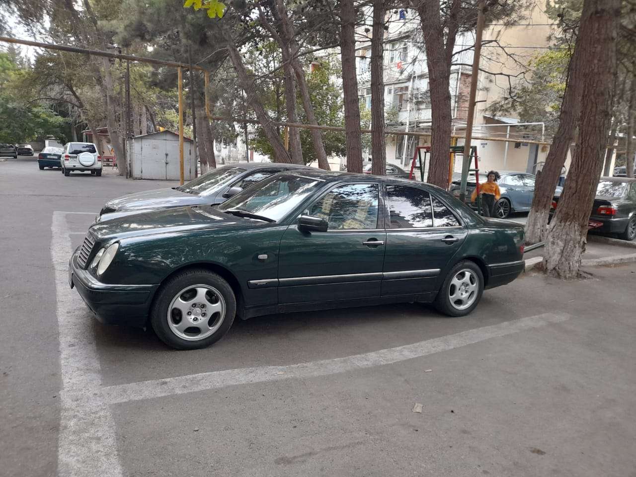 Mercedes E 200, 1998 il, 2.0 L, 250 000 km