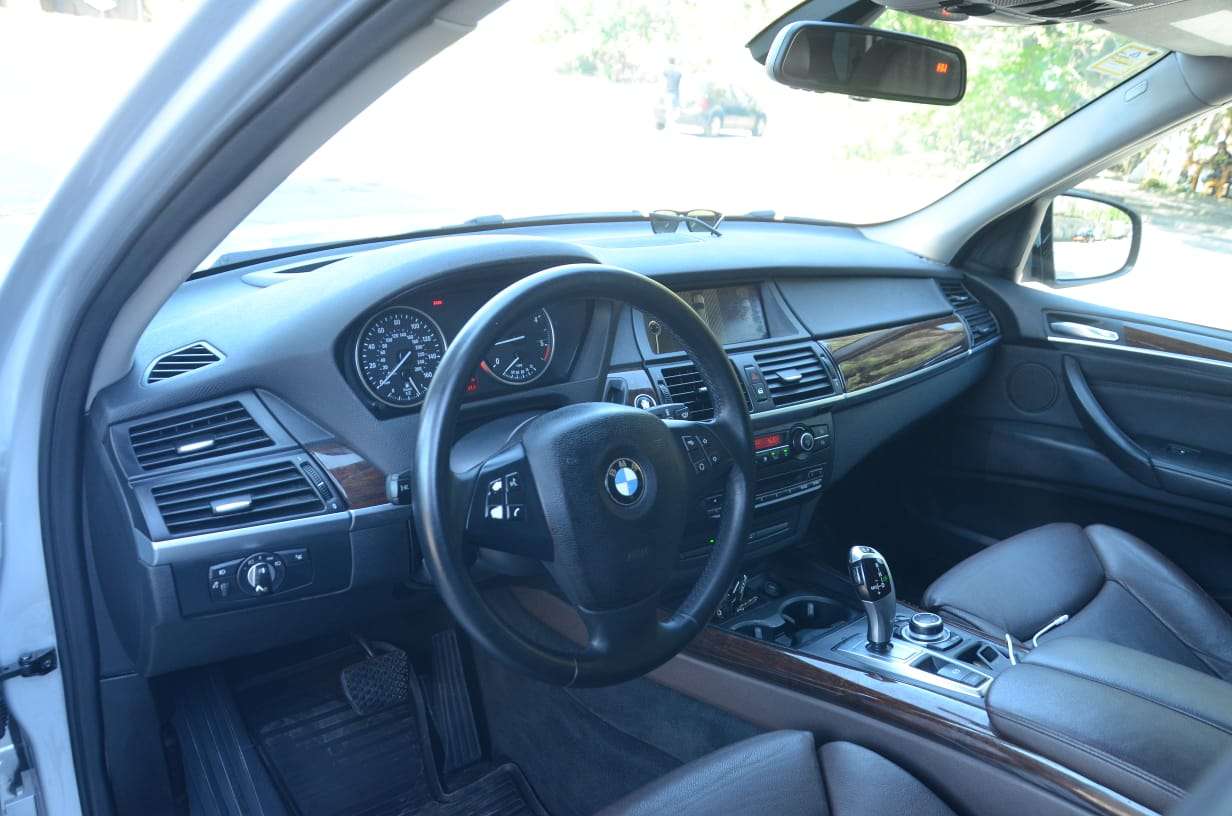 BMW X5, 2012 il, 3.0 L, 330 000 km