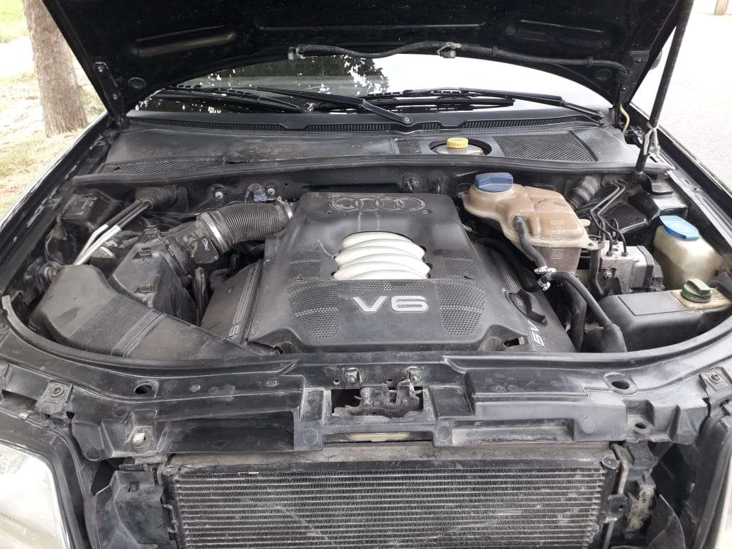 Audi A6, 1999 il, 2.4 L, 225 000 km