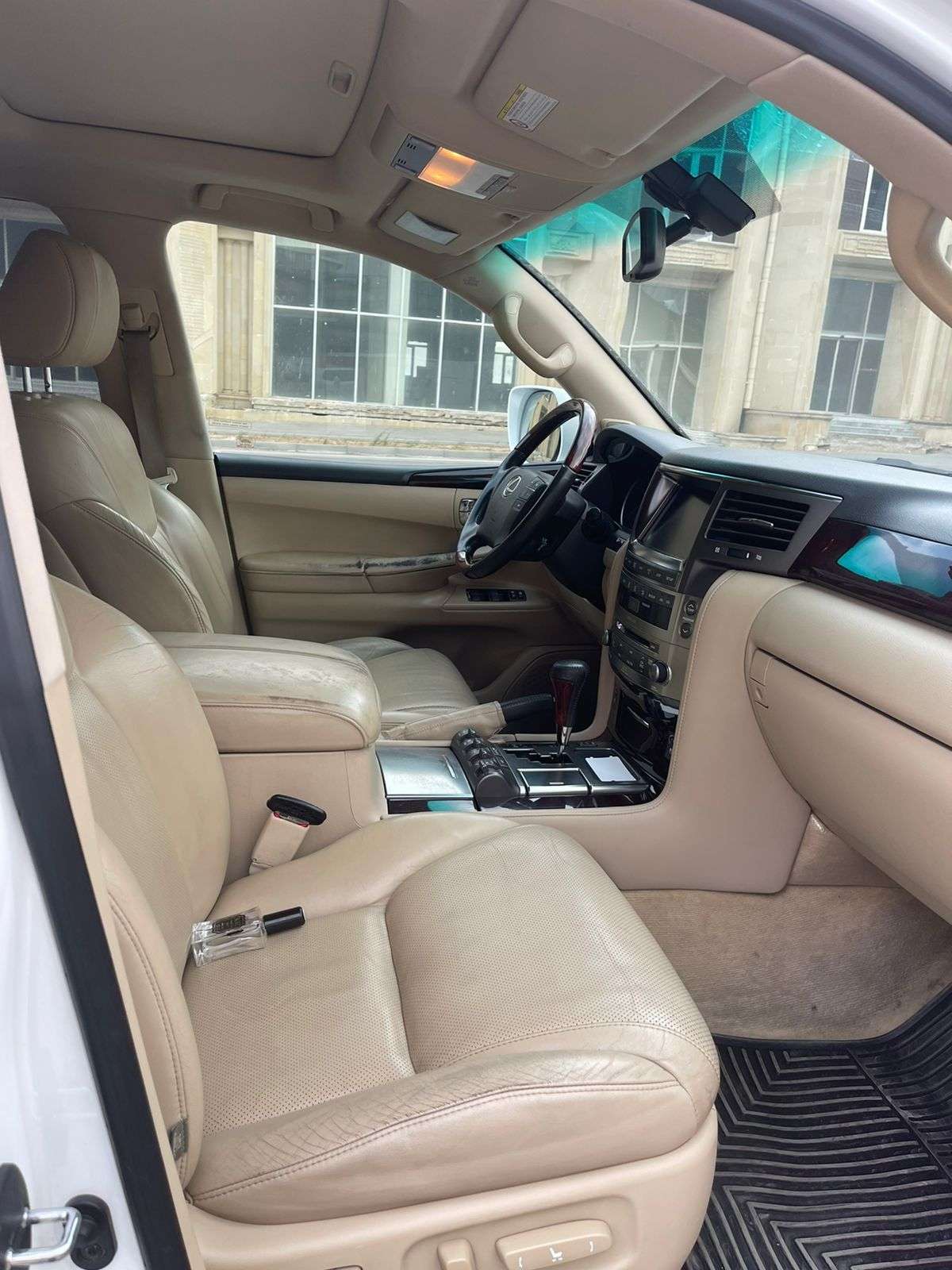Lexus LX 570, 2010 il, 5.7 L, 260 000 km