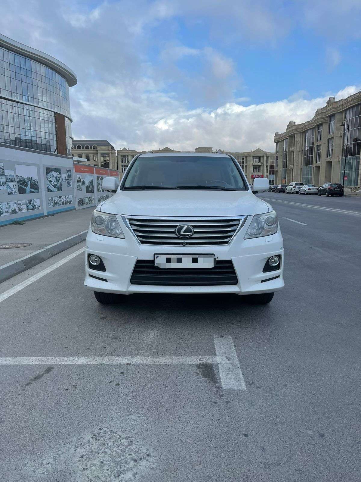 Lexus LX 570, 2010 il, 5.7 L, 260 000 km