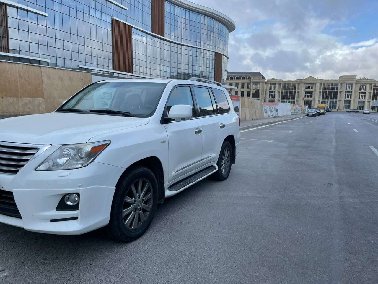 Lexus LX 570, 2010 il, 5.7 L, 260 000 km