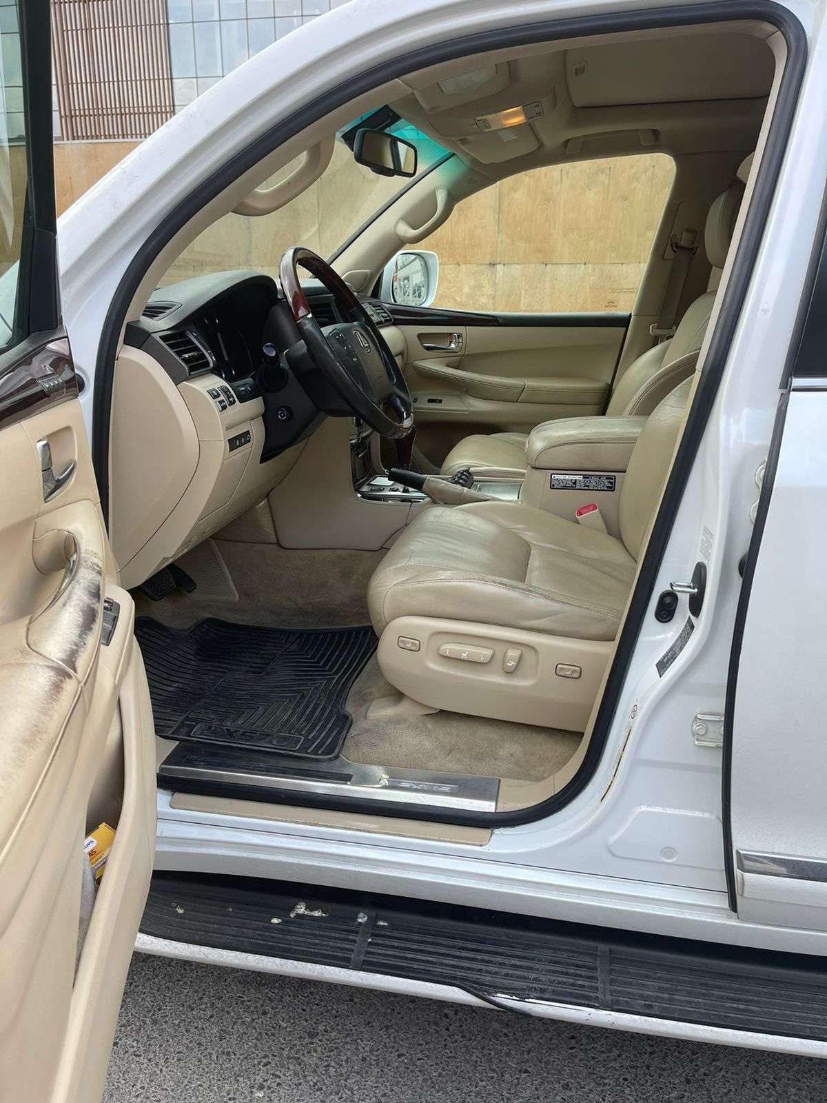 Lexus LX 570, 2010 il, 5.7 L, 260 000 km