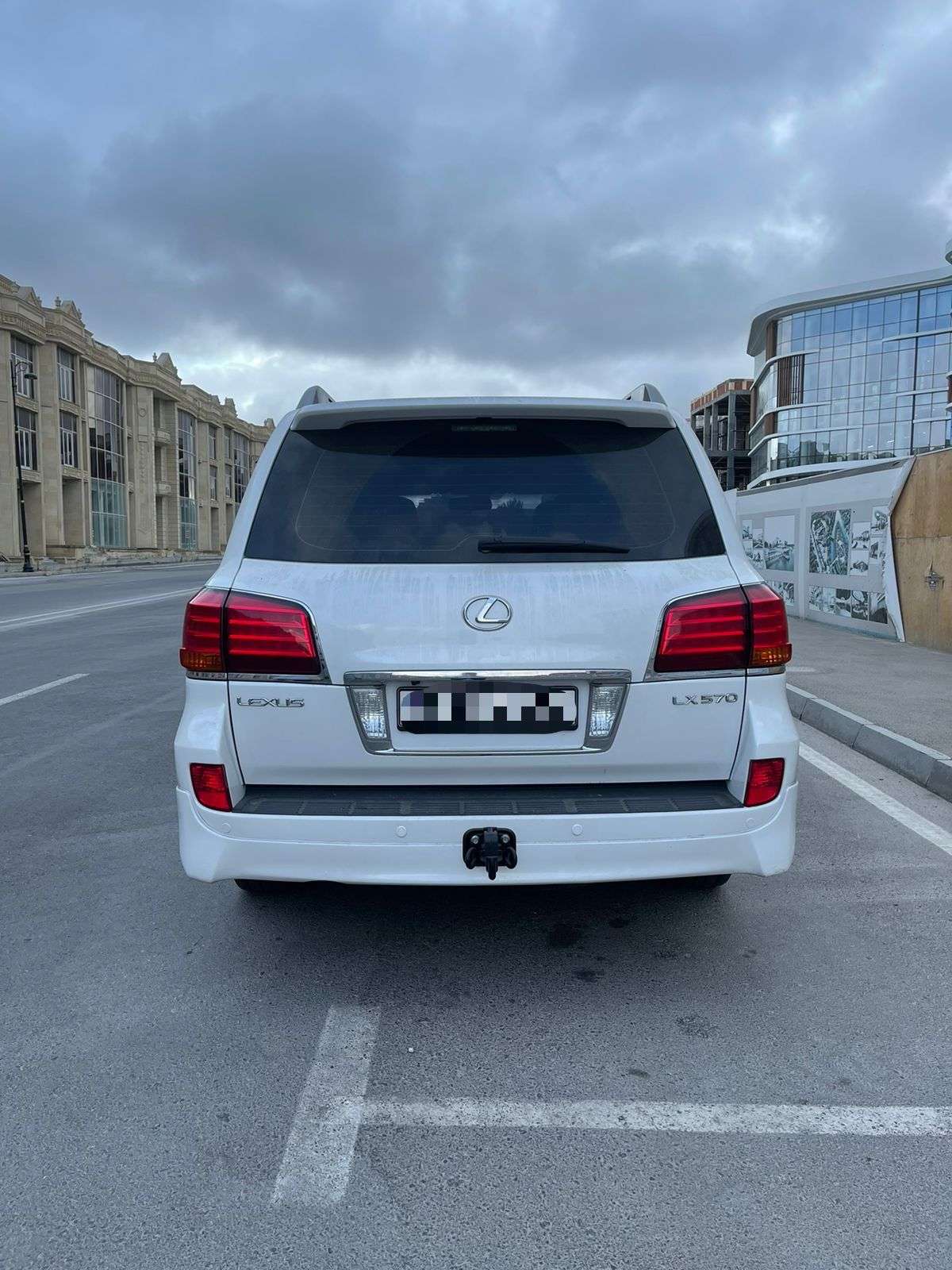 Lexus LX 570, 2010 il, 5.7 L, 260 000 km