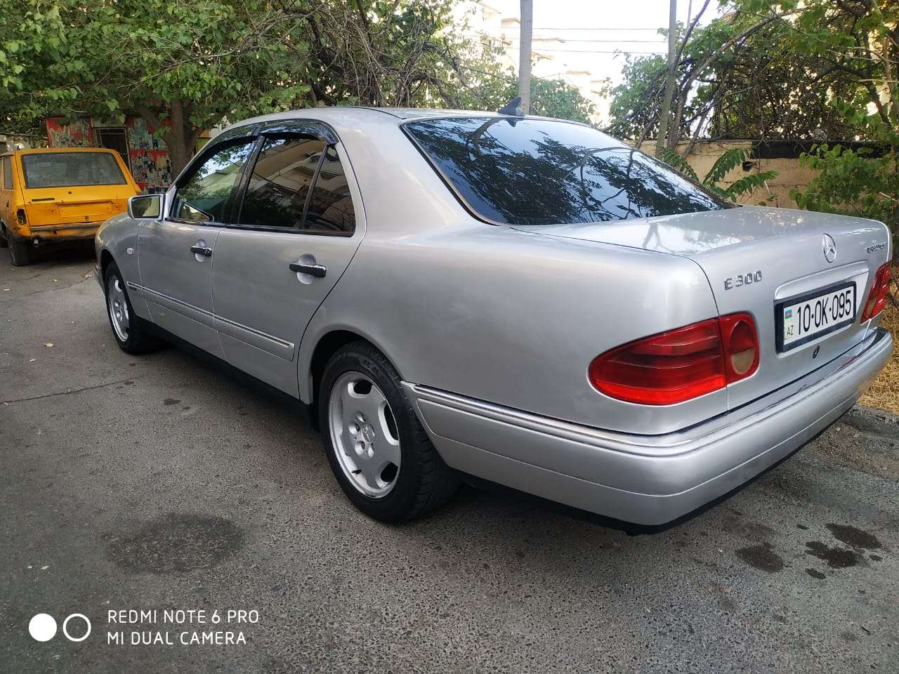 Mercedes E 300, 1998 il, 3.0 L, 381 000 km