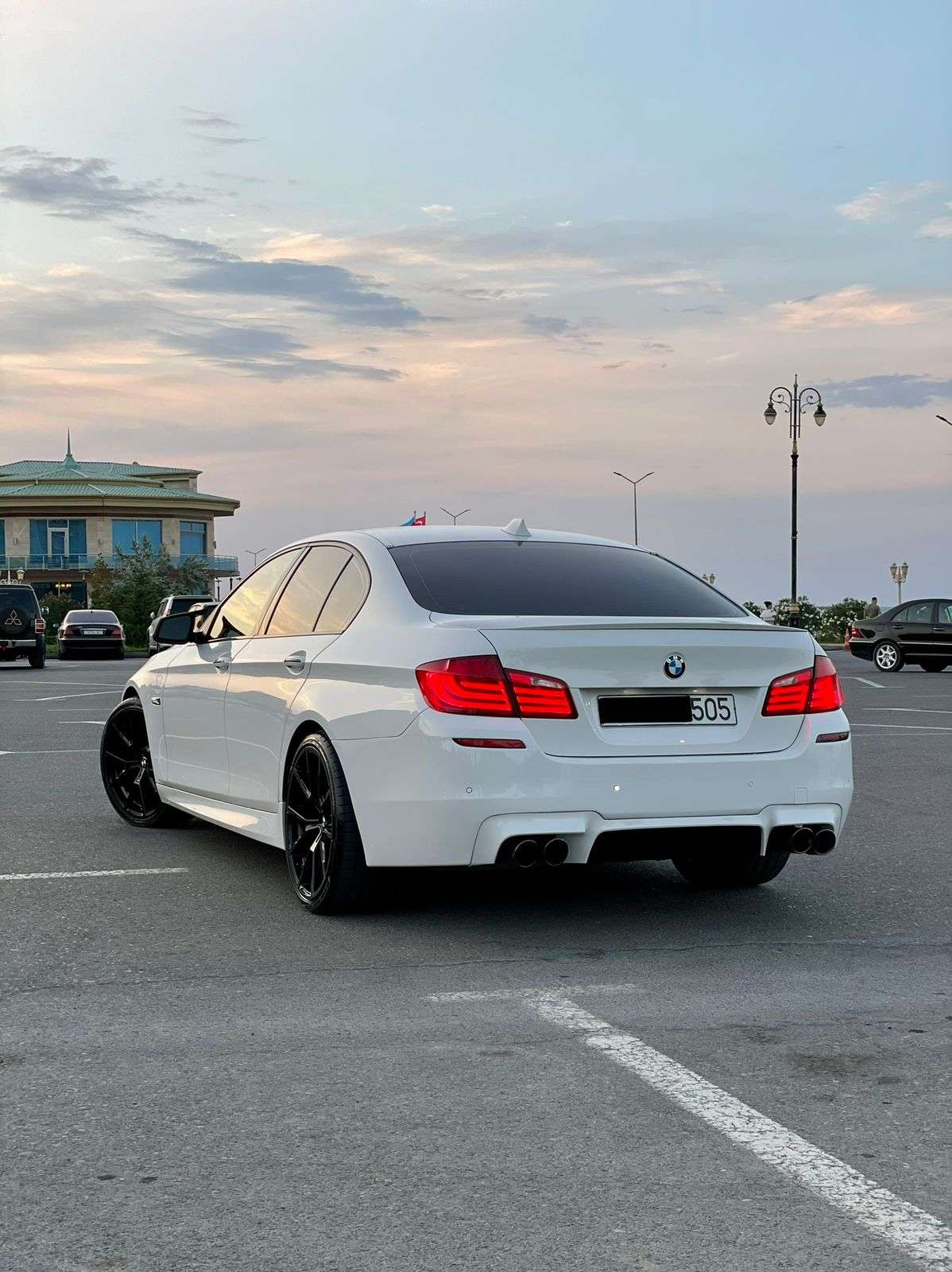 BMW 528, 2013 il, 2.0 L, 98 000 km