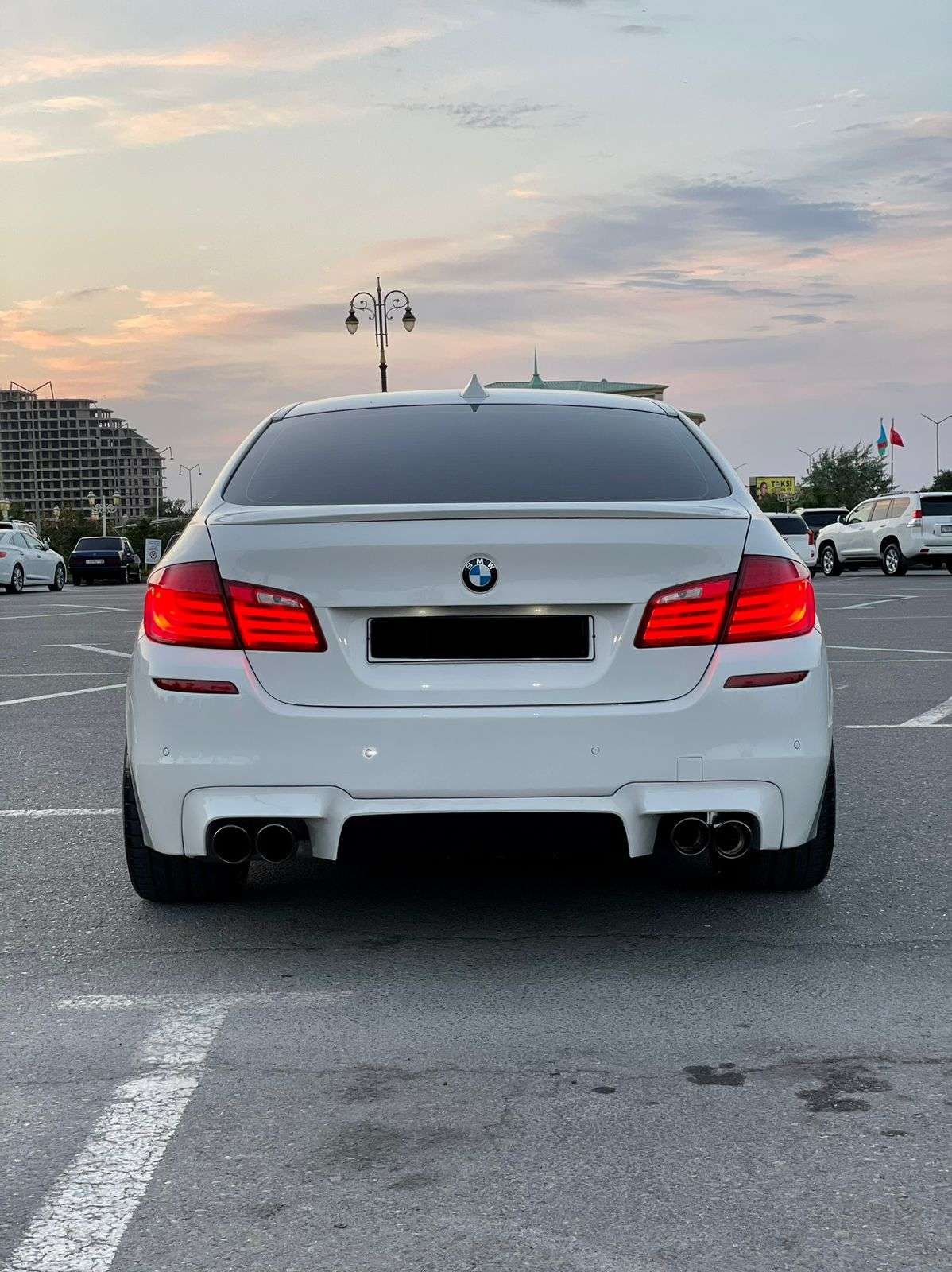 BMW 528, 2013 il, 2.0 L, 98 000 km