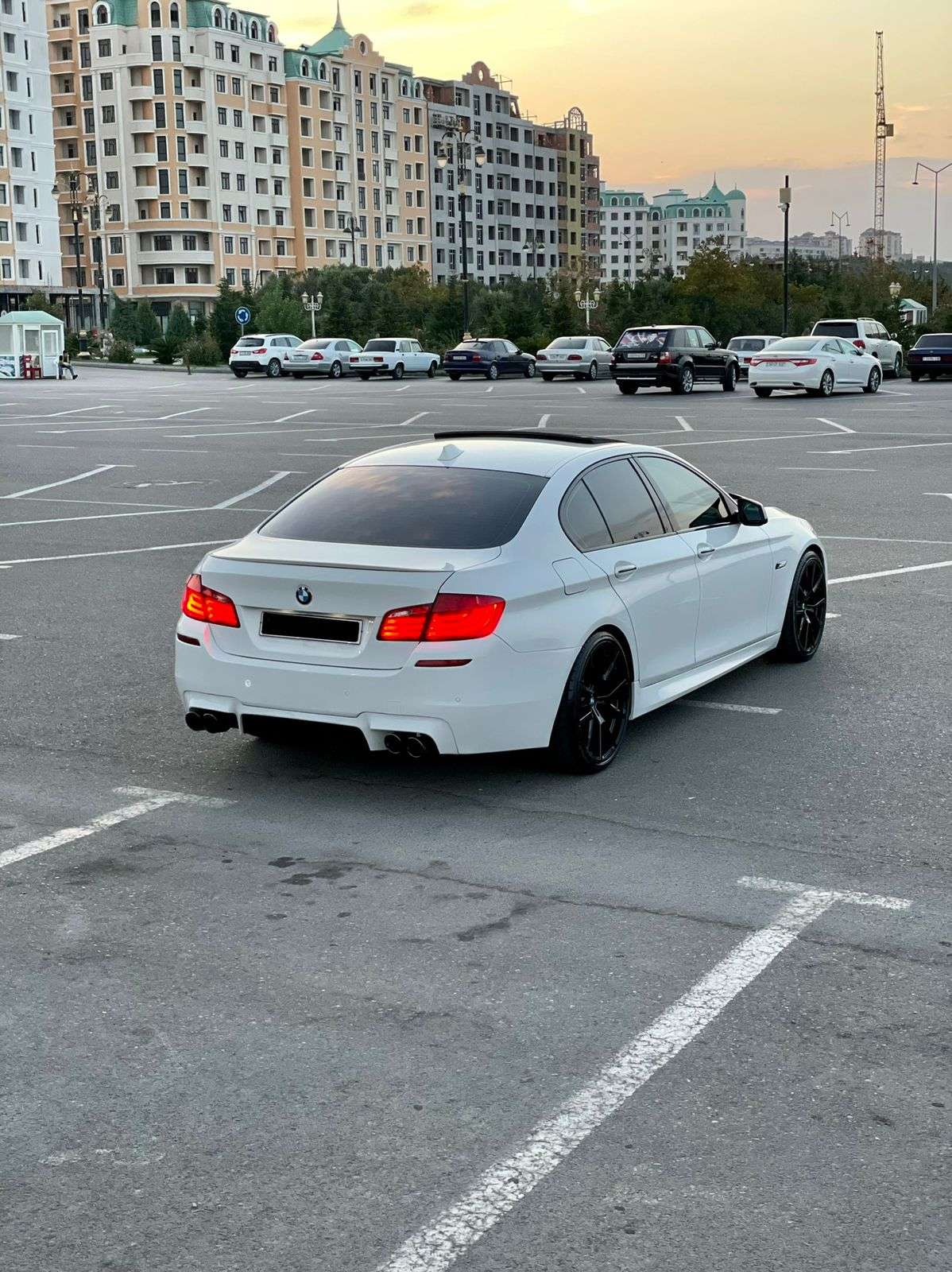 BMW 528, 2013 il, 2.0 L, 98 000 km