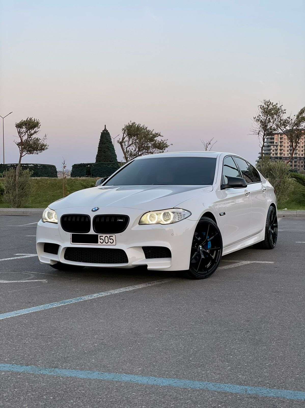 BMW 528, 2013 il, 2.0 L, 98 000 km