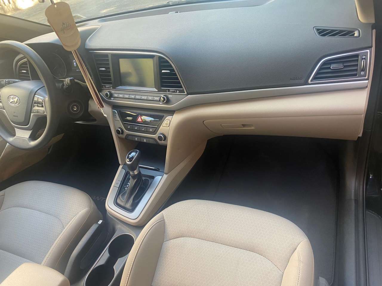 Hyundai Elantra, 2018 il, 2.0 L, 28 000 km