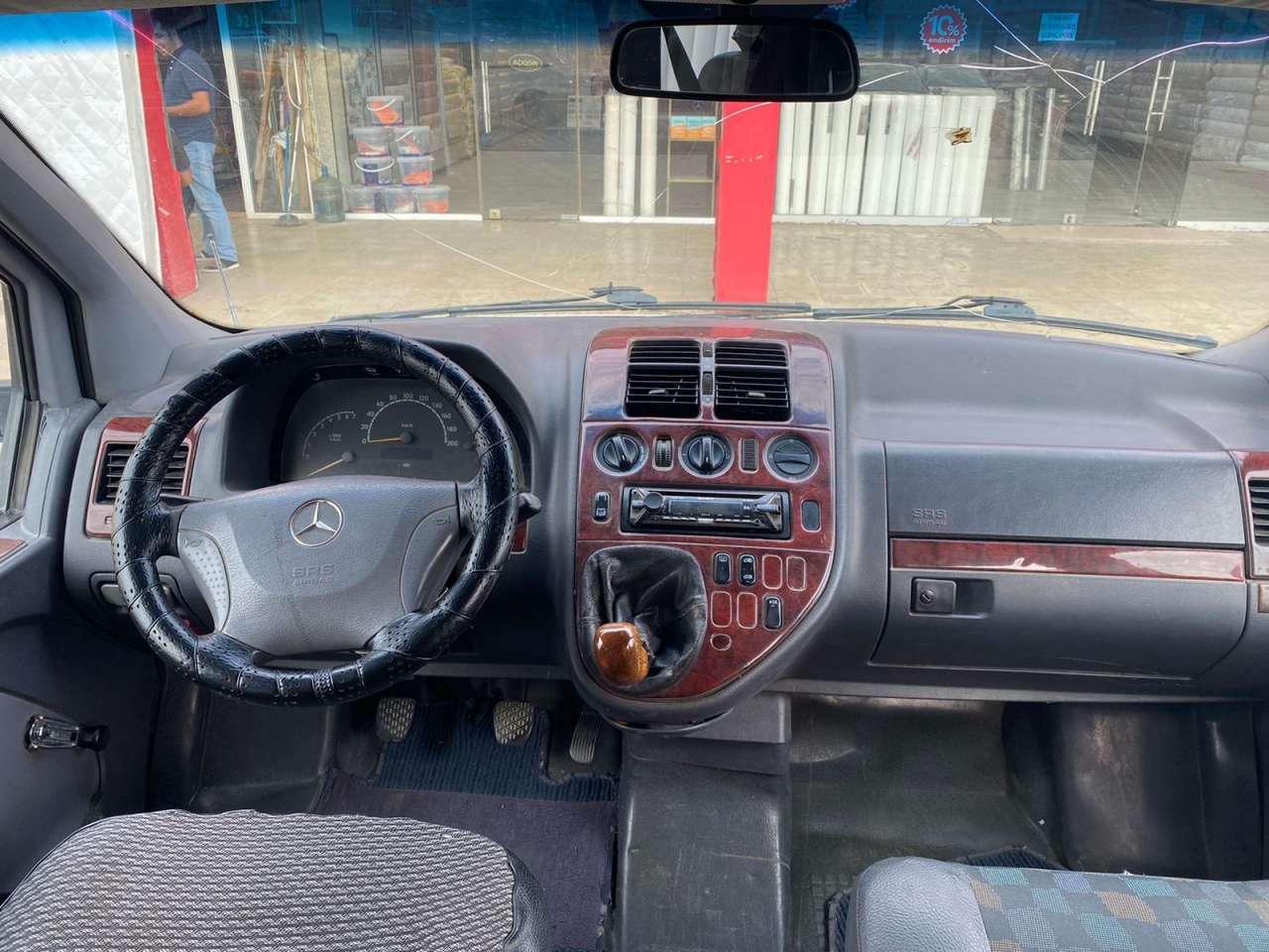 Mercedes Vito, 2003 il, 2.2 L, 370 000 km