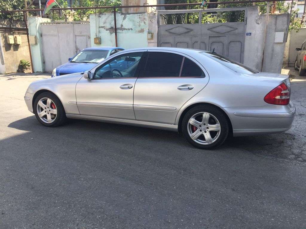 Mercedes E 320, 2003 il, 3.2 L, 325 000 km