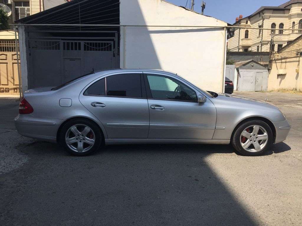 Mercedes E 320, 2003 il, 3.2 L, 325 000 km